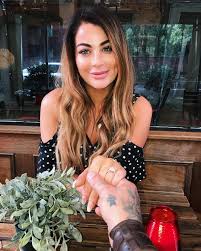 Love Island Winner Jessica Hayes Reveals That She S Getting Married