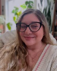 Heather Lyons (@heatherlyonsbooks) • Instagram photos and videos