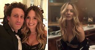 Check spelling or type a new query. Claudia Bahamon Poso Feliz Junto A Su Esposo Pero Lo Trataron De Abuelito Colombia Me Gusta