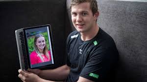 Jun 24, 2021 · det er åpen strid rundt ytringsfrihetskommisjonen etter at medlem begard reza trakk seg i protest. Dobbeltkamp For Sagosen Og Kjaeresten Framtid I Nord