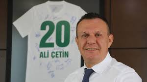 Eski Denizlispor başkanı Ali Çetin çıkan kavgada bıçaklandı