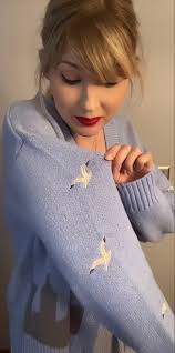 For those who are looking for a perfect cardigan for your wardrobe, this  one is definitely it! Colorbox