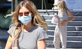 Photogallery of sienna miller updates weekly. Sienna Miller Dresses Casually For Dunkin Donuts Trip In Nyc Daily Mail Online