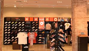 Find your perfect shoes and clothing at foot locker! Kids Foot Locker Strasbourg Boutique Du Centre Commercial Place Des Halles