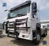 China Sinotruck HOWO 336 371 420 HP Tractor Head 6X2 10 Wheel Drive Tractor  Truck for Sale