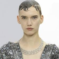 Fendi lanza una línea de alta joyería creada por Delfina Delettrez Fendi