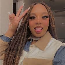 Haley Mayes's Instagram, Twitter & Facebook