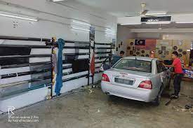 Window tinted films, also called window tint, is a transparent plastic film or metallic laminate which is applied to glass windows. Cermin Gelap Sepenuhnya Tinted Kereta Serendah Rm10