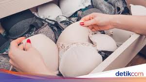 Not only baju dalam wanita, you could also find another pics such as pakaian wanita, pakaian dalam, seluar dalam wanita, jual baju tidur, baju wanita terkini, cantik baju tidur. 5 Fakta Sejarah Pakaian Dalam Sports Bra Dari Celana Dalam Pria