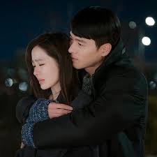 Son Ye Jin On Instagram Back Hug Crdts Https Stars Udn Com Star Story 10091 4318590 Yejinhand Sonyejin Hyunbin Crashlandingonyou 사랑 2020 드라마 배경화면