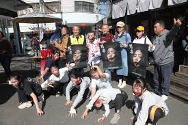 Lamentation的英文翻译是什么意思，词典释义与在线翻译： 用作名词 (n.) much lamentation followed the death of the old king. Nb9tcw2crp0qym