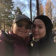 Dia tertipu… kata afida es yang mengesahkan anaknya, pengarah dan pelakon terkenal, aziz m osman, 46, sudah berpisah dengan ustazah, nor radhiah ramli, 22. Terkandas Di Korea Den Wahab Aziz M Osman Ditipu Mynewshub