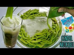 Learn how to make the best cendol with great soft and bouncy texture served with coconut milk cendol is a very popular drink/dessert in indonesia and other southeast asian countries. Es Cendol Nutrijell Segar Tanpa Alat Youtube