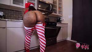 Man walks in on big booty bitch baking cookies naked - XVIDEOS.COM
