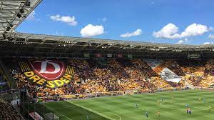 Der hamburger sv rechnet bei seinem heimspielstart am sonntag (13.30 uhr/sky) gegen dynamo dresden mit der maximal möglichen zuschauerzahl. Dynamo Dresden 10 000 Fans Wohl Im Stadion Gegen Den Hsv