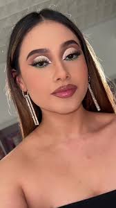 Holiday Makeup Ideas: Stunning Cut Crease Techniques