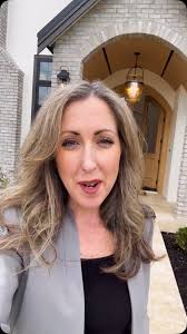 Ahhh the memories…..loved our little Elvis/Celine show. So much work but so  rewarding, this song was WORK! #elvis #céline #localperformers #singer  #pnwrealtor #pnwsinger #belting #highnotes