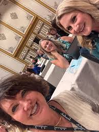 Wendy Whisenhunt's Instagram, Twitter & Facebook