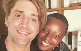 Quando vi que dava para raspar o cabelo no chuveiro, parei de ir ao barbeiro. Paulo Gustavo Surpreende Mostrando Visual De Novo Personagem Ofuxico