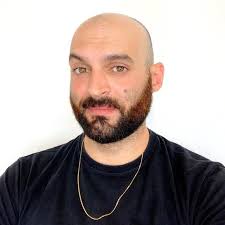 Esse manequim da renner que é nitidamente um gay