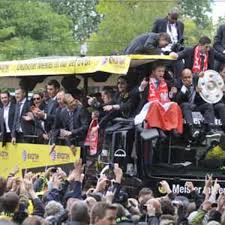 Bvb meisterfeier 2012 borsigplatz panorama.jpg. Dortmund Erwartet 250 000 Fans Zur Bvb Meisterfeier Korso Ab 18 09 Uhr Bvb 09