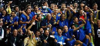 « abbracciamoci forte e vogliamoci tanto bene ». 9 Luglio 2006 9 Luglio 2018 Dall Italia Campione Del Mondo All Italia Fuori Dai Mondiali 12 Anni Dopo
