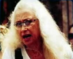Si è spenta a 78 anni, a causa di una malattia che la stava consumando ma che aveva scelto di tenere nascosta al suo pubblico, raffaella carrà, volto della televisione amato da generazioni di italiani. Raffaella Carra Depressa No Solo Brutta Per Carmen Russo Televisionando