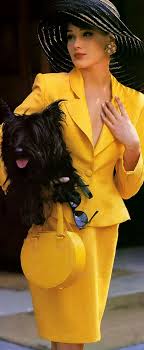 Black And Yellow Suits For Ladies Carla Bruni I M Loving This Mellow Yellow A Must Have For Spring 2014 Yellow Fashion Fashion Style