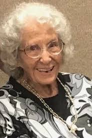 Maxine Hardman's Instagram, Twitter & Facebook