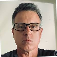 Tom Frohlich's Instagram, Twitter & Facebook