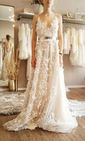 Zoomalia.com, il negozio di animali online al miglior prezzo. Labude Brautkleid Petunia Aus Atemberaubender 3d Spitze Mit Nudefarbenem Futter Brautmode Zartes Hochzeitskleid Braut