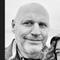 Roger Bliss's Instagram, Twitter & Facebook