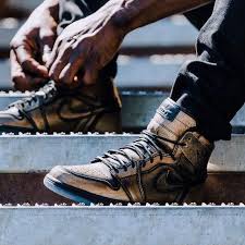 Air Jordan 1 Retro High Black And Gold Air Jordan 1 Ret High Og Wings Petagadget Air Jordans Jordan 1 Jordan 1 Retro High