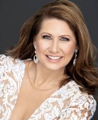 Rachael Benson's Instagram, Twitter & Facebook