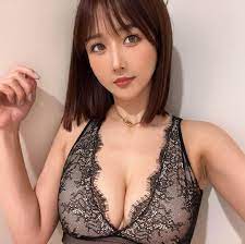 大槻ひびきさんのインスタグラム写真 - (大槻ひびきInstagram)「Serenaty ナイトブラ (@serenaty_official)  周りのお友達も着てて 話題になってたかは 前から気になってたの☺️ 可愛くて盛れるナイトブラを探してたから 出会えて嬉しい🥹✨」4月22日  0時08分 - yanhibi0221