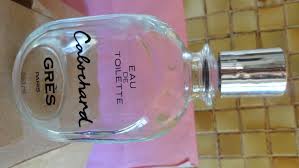 On saisit le parfum d'une personne de goût, mais le chaos de notes étranges vient bousculer cette perfection, il est à la fois l'intemporel rassurant et la peur de l'inconnu. Achetez Grand Flacon Occasion Annonce Vente A Menton 06 Wb162196359