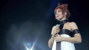 Riesige auswahl an cds, vinyl und mp3s. Mylene Farmer Stade De France 2009