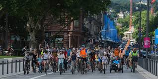 With treat williams, udo kier, lori loughlin, blake clark. Critical Mass Fahrradkorso Dein Radburo