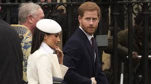 Kraliyet ailesi kuralına göre, doğan bebekler, babalarının unvanlarına göre soyadı alıyor. Prens Harry Kraliyet Ten Ayrilma Surecinin Zor Oldugunu Soyledi