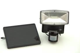 Aus »connect« & »video« eine gesamtnote ⭐ mit besten empfehlungen. Test Solar Led Strahler Sol 80 Mit Bewegungsmelder Das Gartenmagazin
