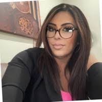 Evelyn Banta's Instagram, Twitter & Facebook