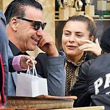 Till And Sophia Znamenitosti Akter Aktrisy