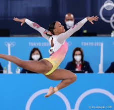 Neste domingo, a brasileira rebeca andrade conquistou o ouro inédito do país na ginástica feminina. 05j6ml9u V6nqm