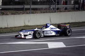 Mais atrás, largada sensacional de vettel, ganhando 2 posições! F1 Templo C Pedro Paulo Diniz F1 Templo C