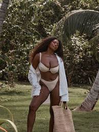 The Absolute Best Bathing Suits for Big Boobs | The Everygirl