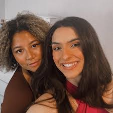 Emily Baxter's Instagram, Twitter & Facebook