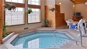 Winter is in full swing, trails are groomed and snowmobiles are fired up. The 5 Best Family Hotels In Yellowstone