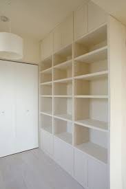 床から天井までぎっしり 壁一面の大容量本棚 suvaco スバコ 本棚 リフォーム クローゼット 収納