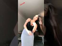 هر یک از اجسام نورانی آسمان که در شب از زمین به صورت نقطه های نورانی دیده می شوند، بخت، اقبال، نام مادر ابوعلی سینا دانشمند نامدار ایرانی. Wn Ø±Ù‚Øµ Ø¯Ø®ØªØ± Ø§ÛŒØ±Ø§Ù†ÛŒ Ø¨Ø§ Ø³ÛŒÙ†Ù‡ Ù‡Ø§ÛŒ Ø¨Ø²Ø±Ú¯