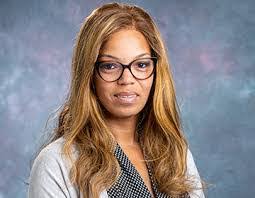 Lori Kean's Instagram, Twitter & Facebook